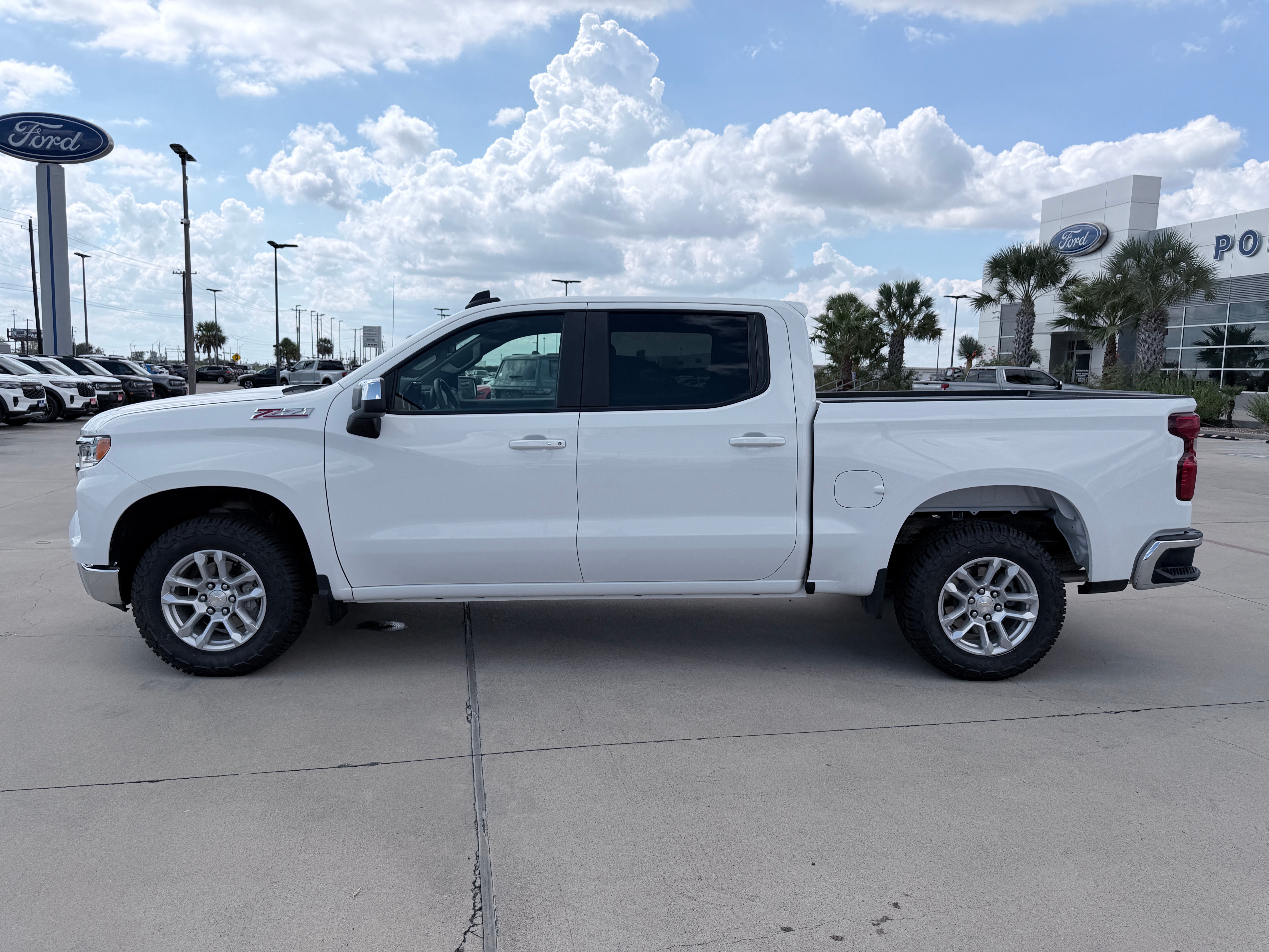 2024 Chevrolet Silverado 1500 4WD Crew Cab Short Bed LT