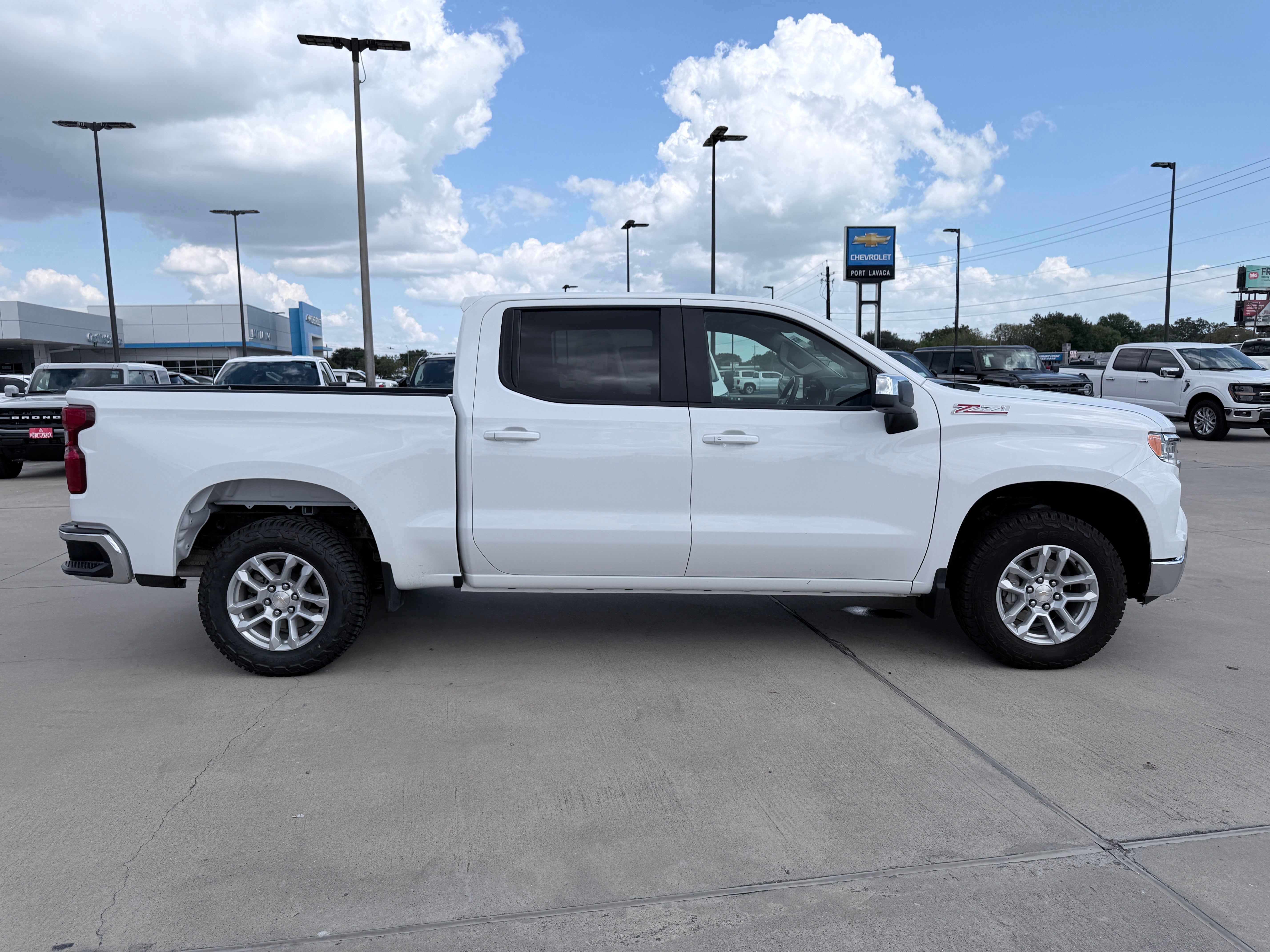2024 Chevrolet Silverado 1500 4WD Crew Cab Short Bed LT