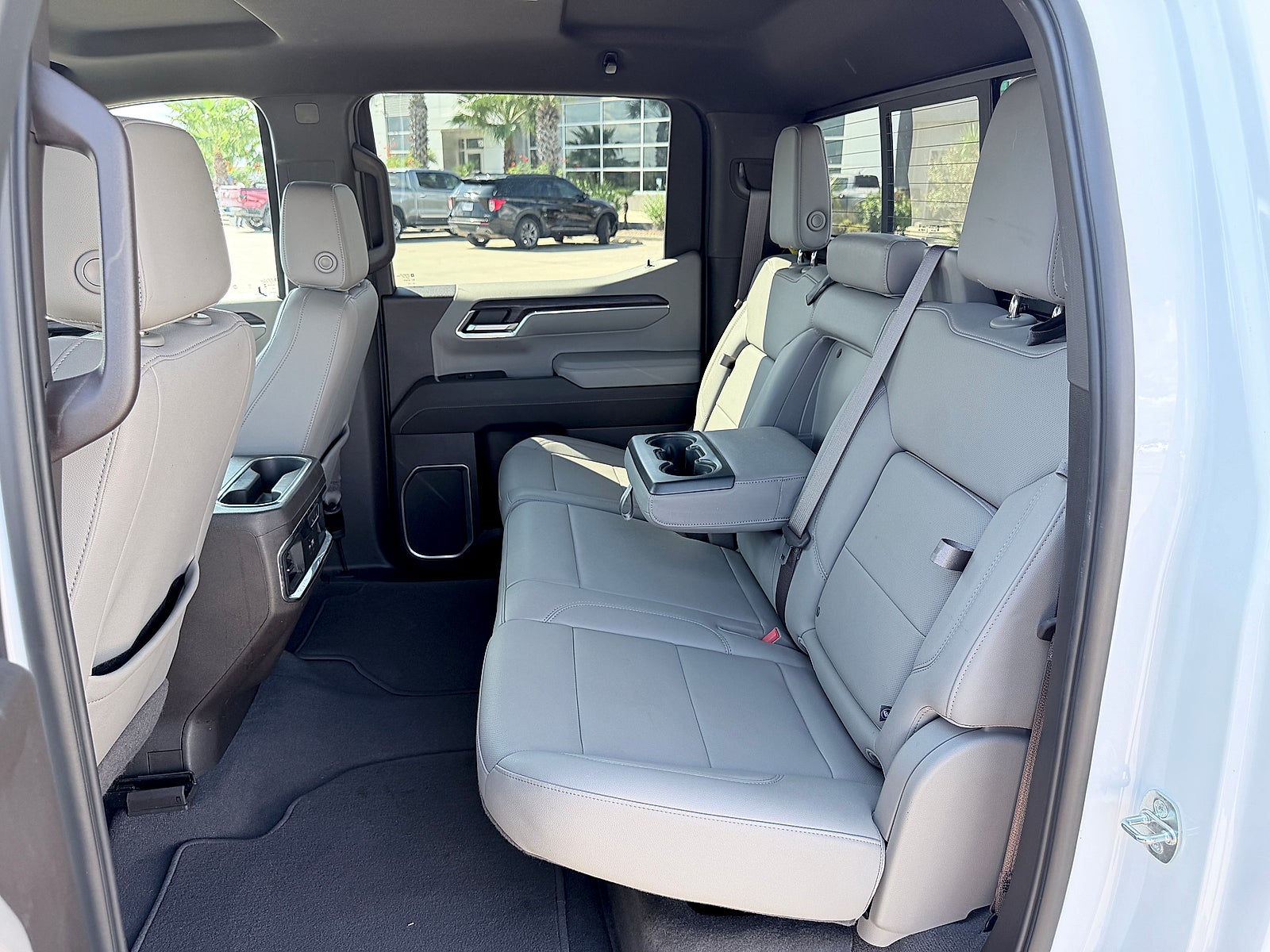 2023 GMC Sierra 1500 2WD Crew Cab Short Box SLT