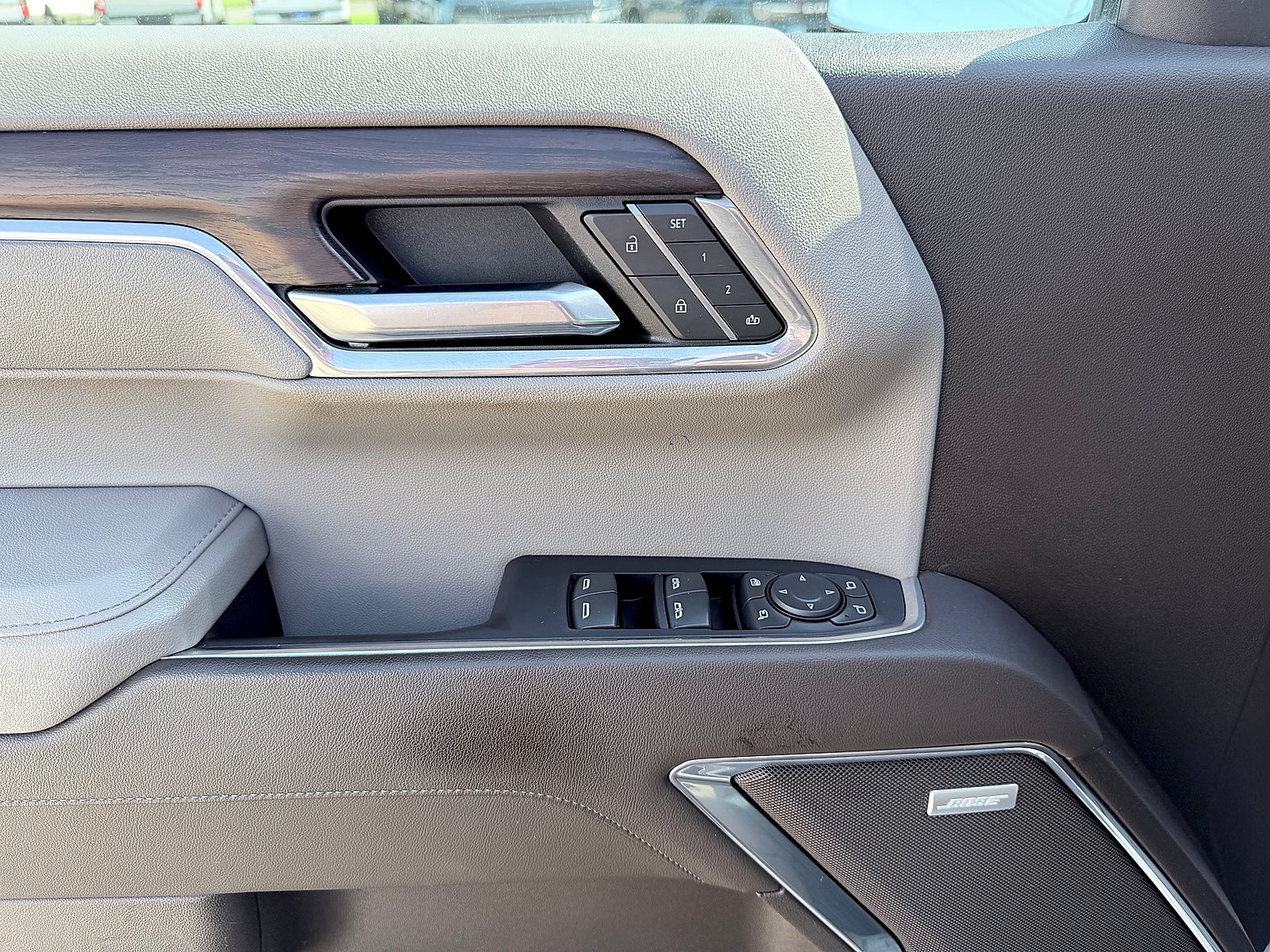 2023 GMC Sierra 1500 2WD Crew Cab Short Box SLT