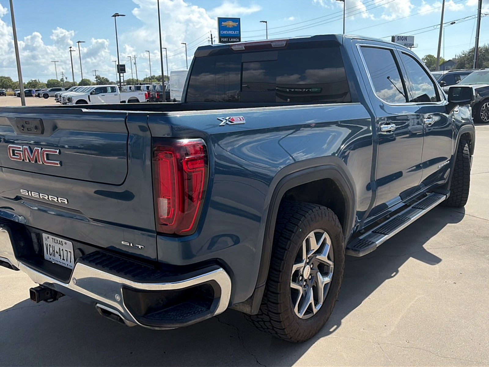 2024 GMC Sierra 1500 4WD Crew Cab Short Box SLT