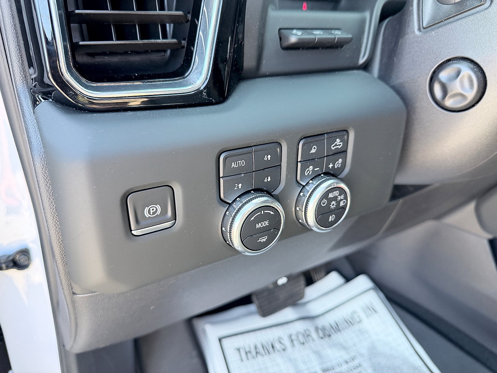 2024 GMC Sierra 1500 4WD Crew Cab Short Box Denali