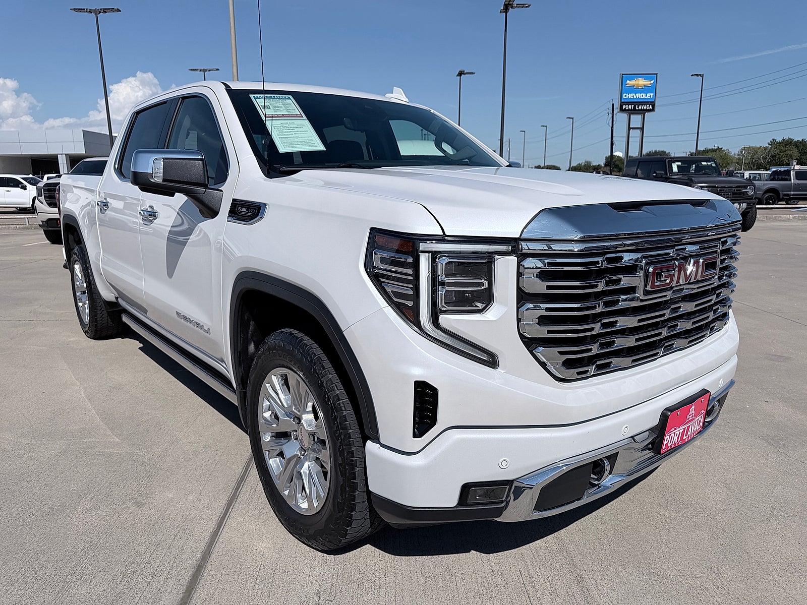 2024 GMC Sierra 1500 4WD Crew Cab Short Box Denali