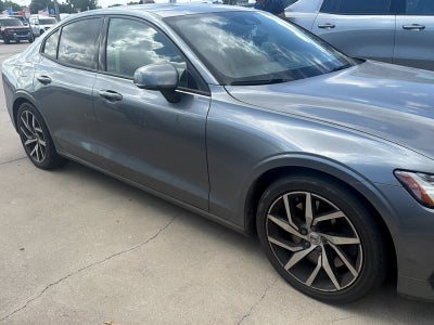 2020 Volvo S60 T6 Momentum